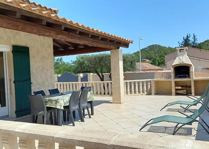 Familiale Avec Piscine Privee Ideale Pour Et Tourisme En Occitanie Beaucaire (Gard)