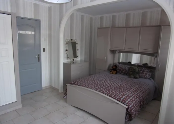 Familiale Avec Piscine Privee Ideale Pour Et Tourisme En Occitanie Villa Beaucaire (Gard)