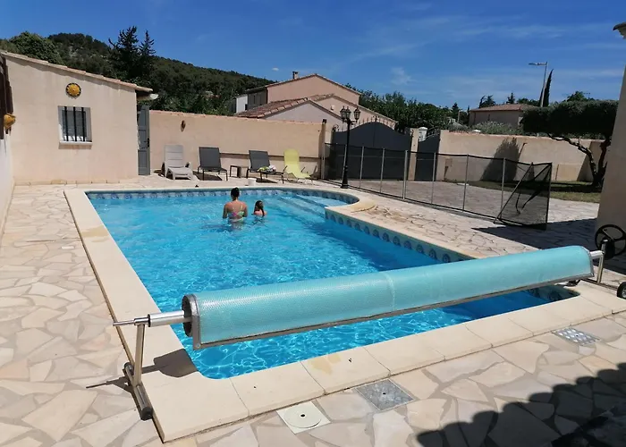 Familiale Avec Piscine Privee Ideale Pour Et Tourisme En Occitanie * Beaucaire (Gard)