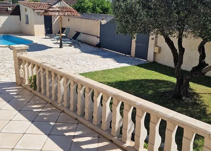 Familiale Avec Piscine Privee Ideale Pour Et Tourisme En Occitanie Villa Beaucaire (Gard)